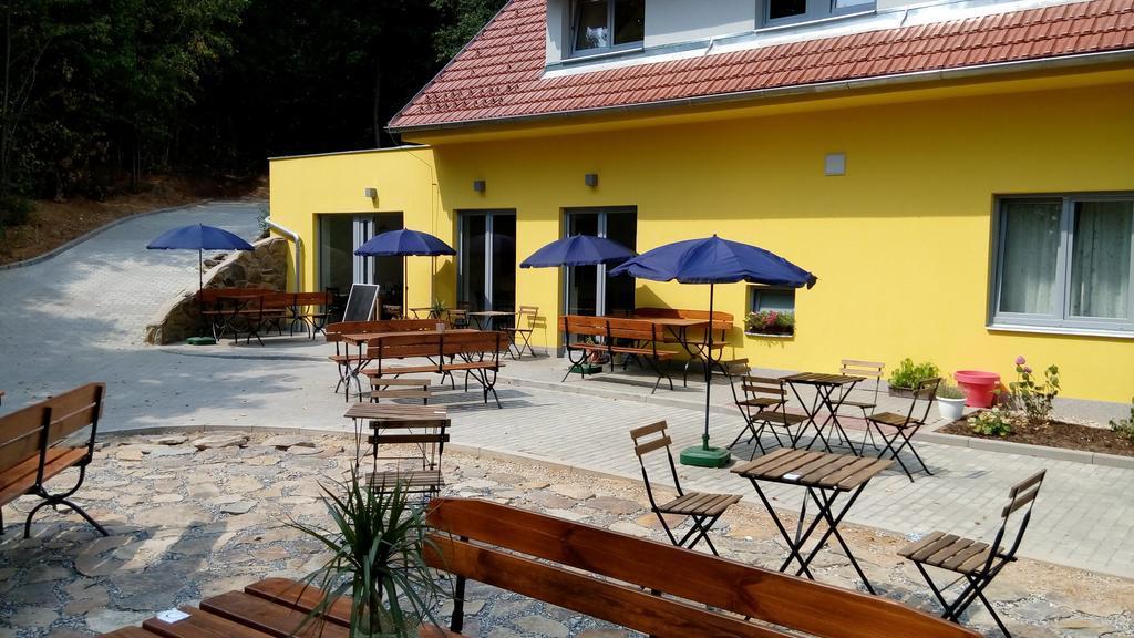 Mezi Stromy Hotel Horakov Exterior foto